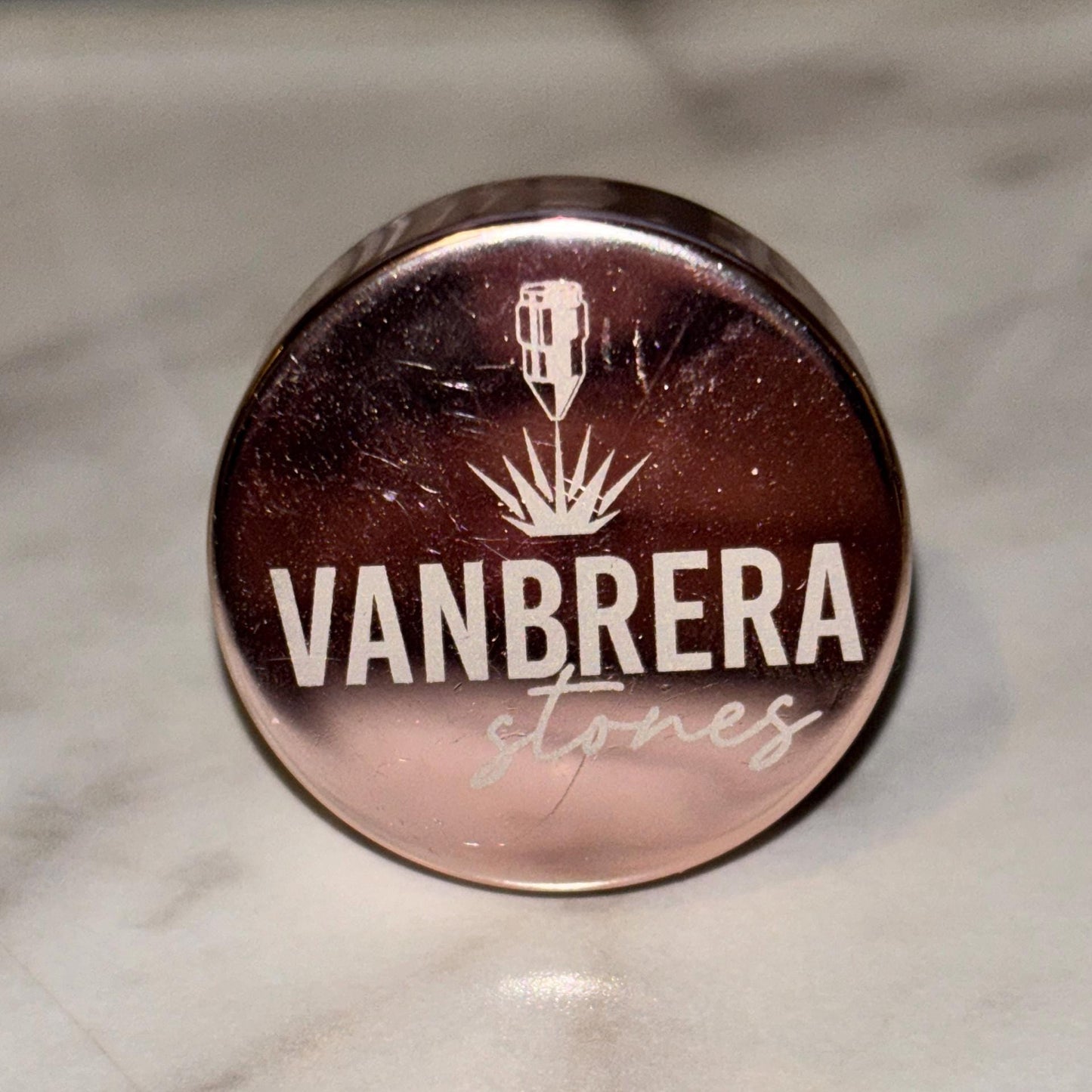 Engraved Wine Bottle Stopper – Aluminum Top with Cork Style Base (Gold, Black, Red, Blue, Rose Gold) - Vanbrera Stones Black